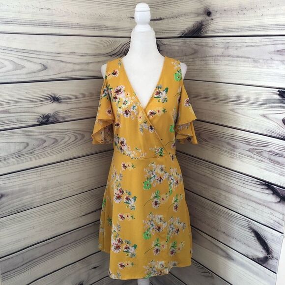 Nasty Gal Yellow Floral Cold Shoulder Wrap Sun Dress Size 6 - Picture 4 of 10